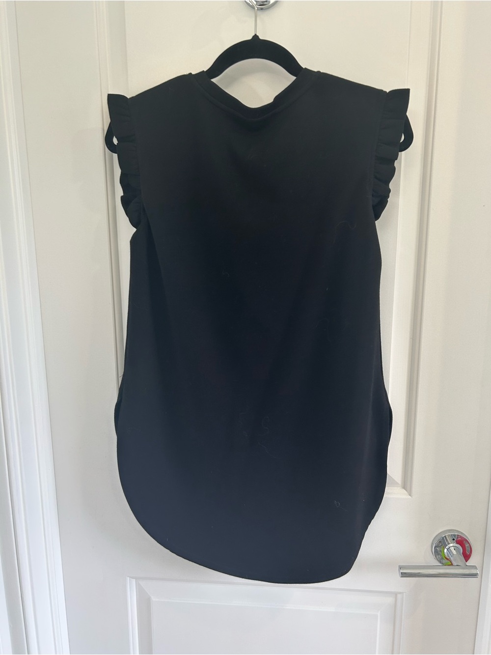 SSYS Sleeveless Ruffle Shoulder Scuba Top - Black - Picture 2 of 3